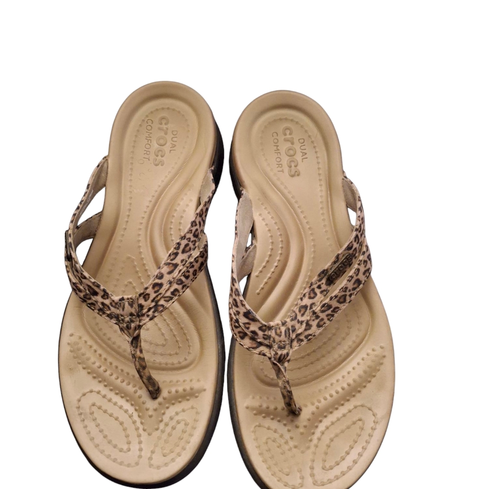CROCS SIZE 8 Women's Leopard Print Sandals